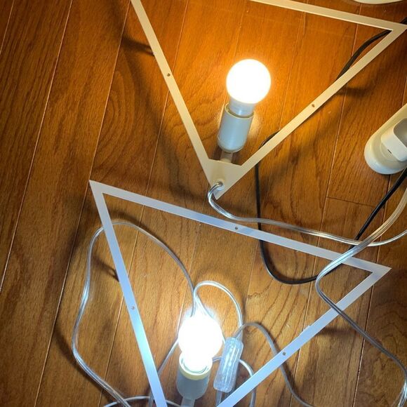 Set of two space saver triangle corner lights.  New in box - Picture 7 of 13